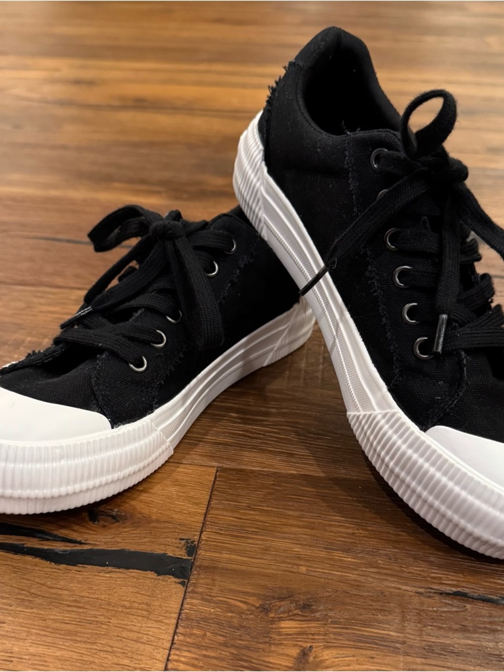 Rocket Dog Black and White Low-Top Canvas Sneakers - Picture 2 of 10